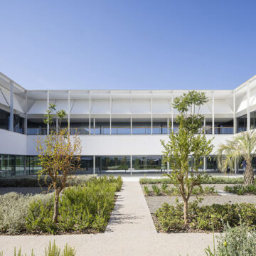 Málaga University Government Building: A Fusion of Modernity and Sustainability