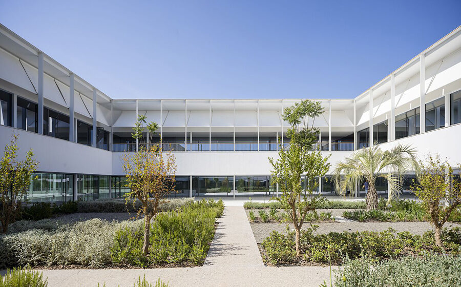 Málaga University Government Building: A Fusion of Modernity and Sustainability