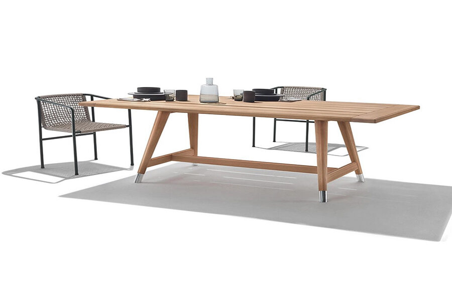 Embracing Italian Hospitality with Desco Outdoor Table