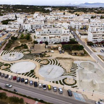 Fostering Community Interaction: The Sant Francesc Xavier Sports Complex