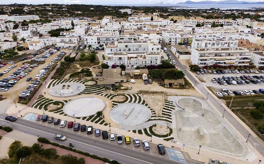 Fostering Community Interaction: The Sant Francesc Xavier Sports Complex